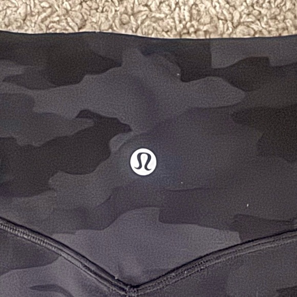 Lululemon Align Black Camo High-Waisted Joggers with Pockets - Like New - Size 2 - Picture 5 of 7